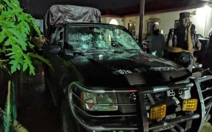 বিজিবির গাড়িতে মাদকসেবীদের হামলা